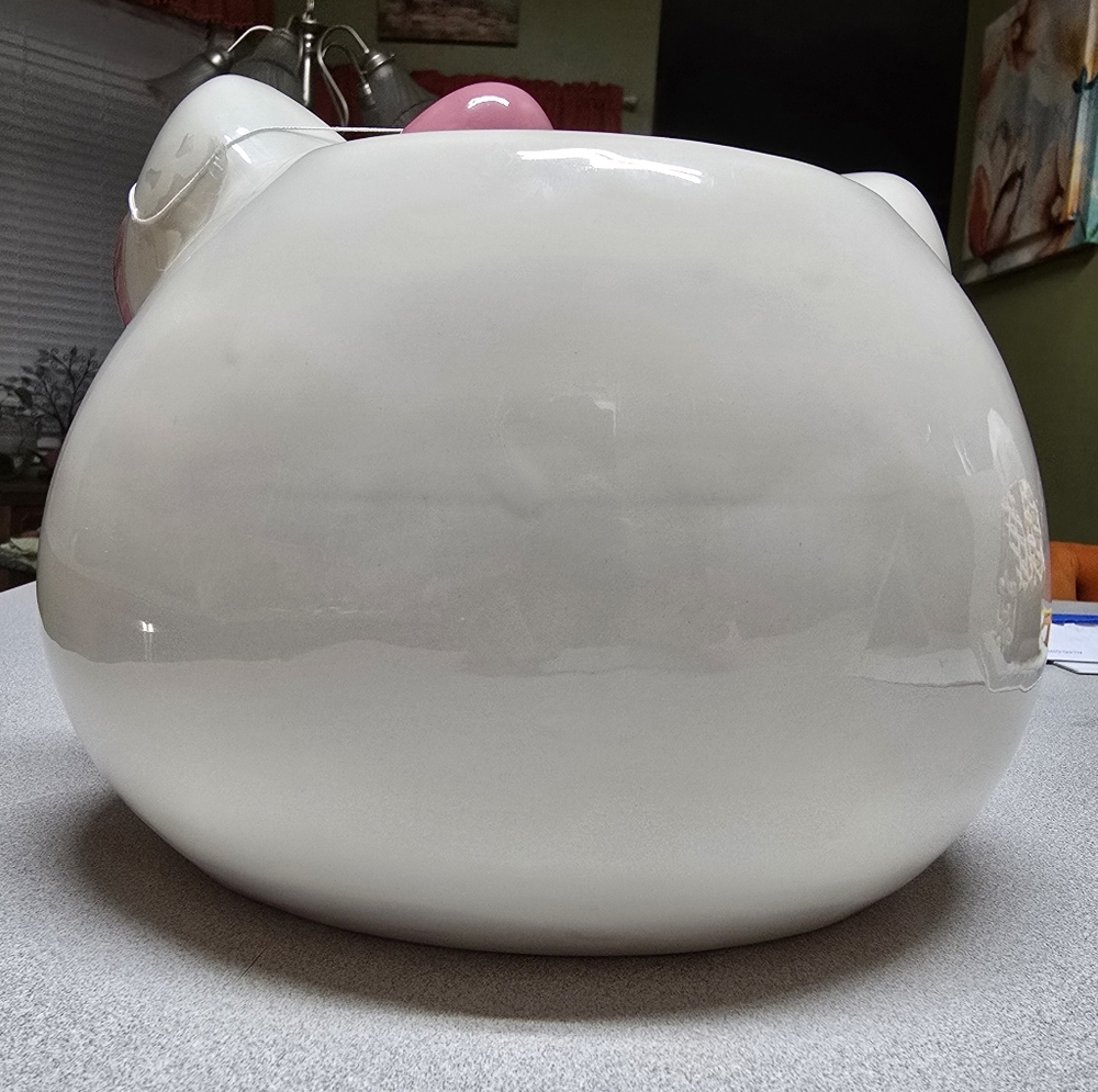 Hello Kitty ceramic planter - Picture 2 of 4